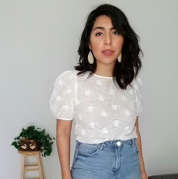 🌿 Tops - SWEET CAROLINE EYELET PUFF SLEEVE TOP